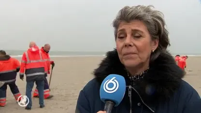 Strand Maasvlakte en Hoek van Holland bezaaid met vreemde zwarte plastic korrels