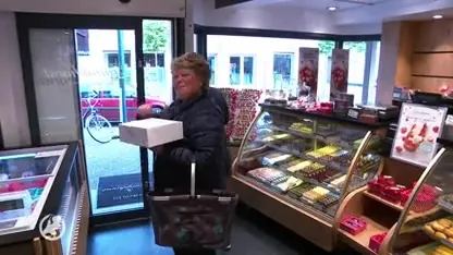 Ajax-tompouchen van Heerdese banketbakker vliegen de deur uit