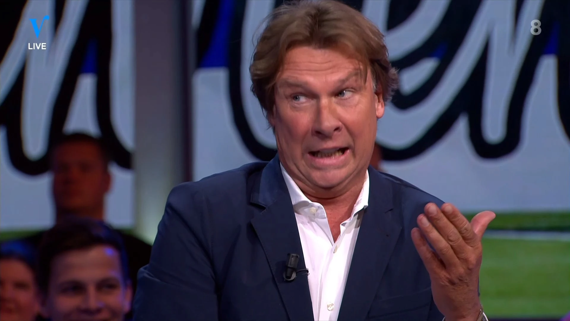 Wat roept Jaap Stam allemaal langs de lijn?