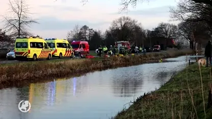 Auto in water Bontebok