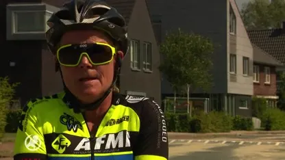 Nicole werd bijna blind door brandhaar eikenprocessierups