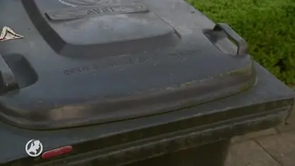 Honderd euro boete en op verhoor om aardappelschil tussen plastic afval