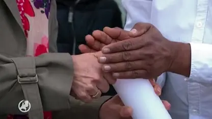 Slachtoffers aanslagen Sri Lanka herdacht op de Dam in Amsterdam