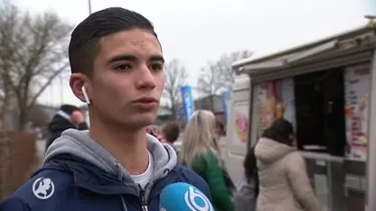 Foodwatch Nederland roept op om 'verbod' fastfoodkramen bij scholen