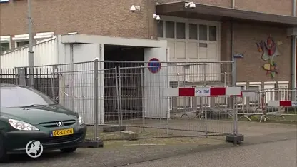 Holleeder-groupies staan rijendik bij rechtszaal: 'Ik hoop dat ze lunch hebben binnen'