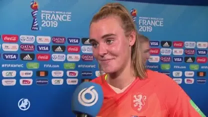 Invalster Jill Roord maakte beslissende goal: 'Ik zag die bal en wist, ik kop 'm er nu in gewoon!'