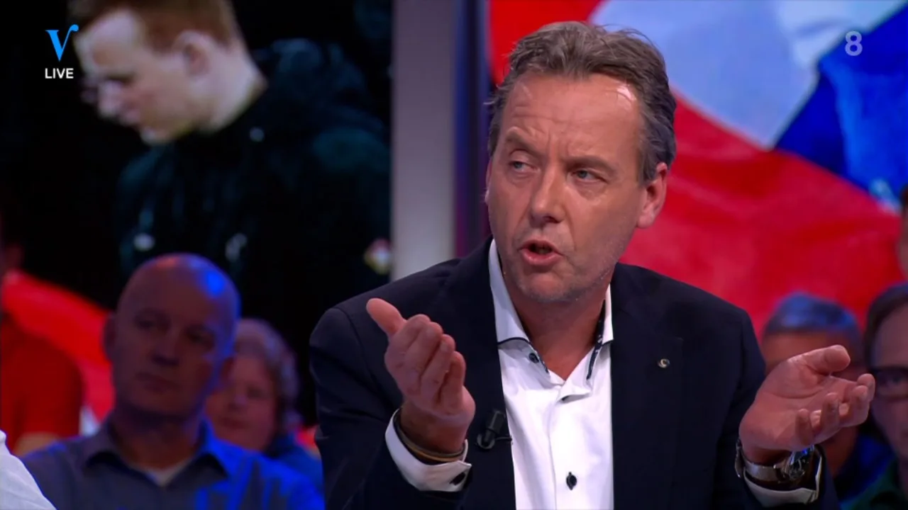 Valentijn boos: 'Oranje had een minuut stilte moeten houden'