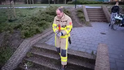 Vier eendenkuikentjes vast in put in Apeldoorn