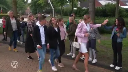Basisschool neemt op speciale manier afscheid van ongeneeslijk zieke juf Astrid