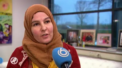 Opvoeddeskundige: 'Stiekem in de telefoon kijken van je kind is niet oké!'