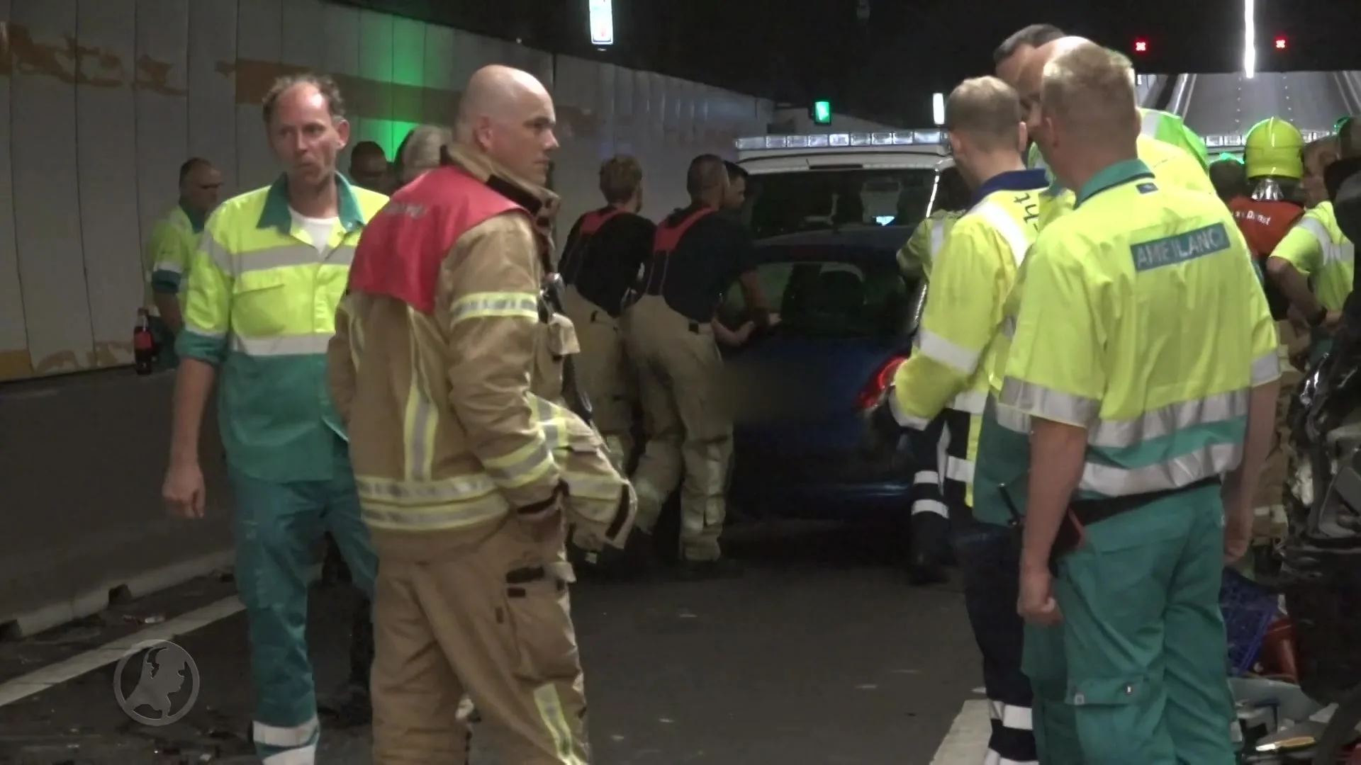 Heinenoordtunnel dicht vanwege ongeluk, 10 ambulances ter plaatse