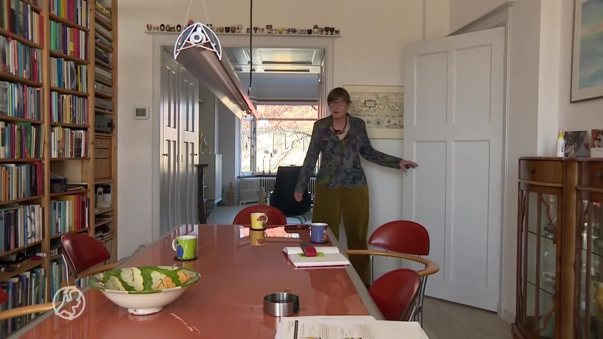 Afstandsmoeders zeggen vertrouwen op in onderzoek naar gedwon...