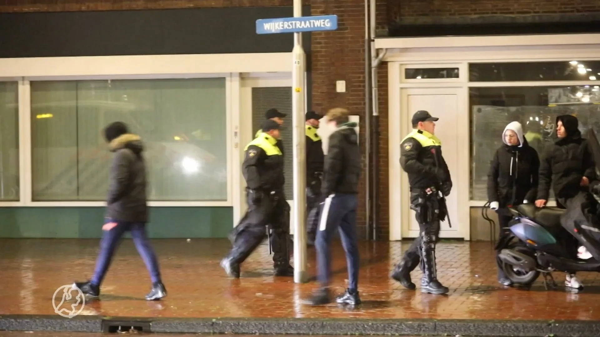Veel politie op de been in Velsen voor rellende jeugd