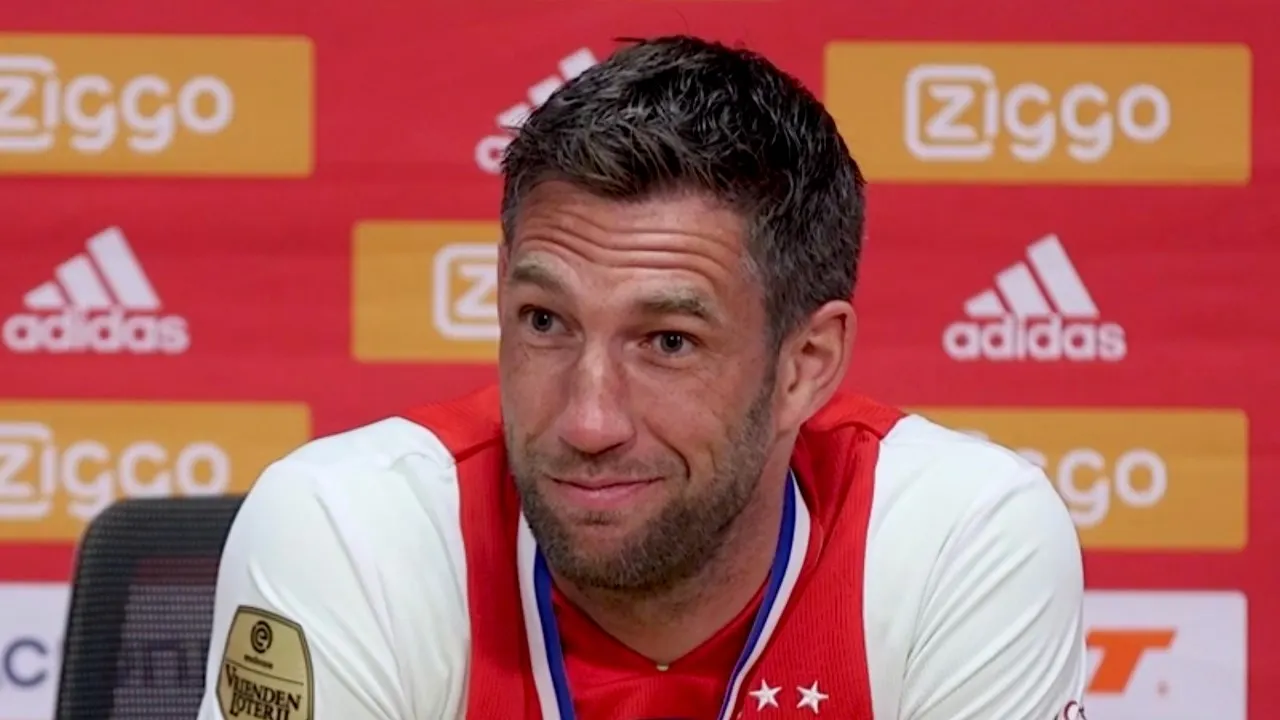 Stekelenburg: 'Ajax en ik zijn eruit, ik blijf nog een jaar'