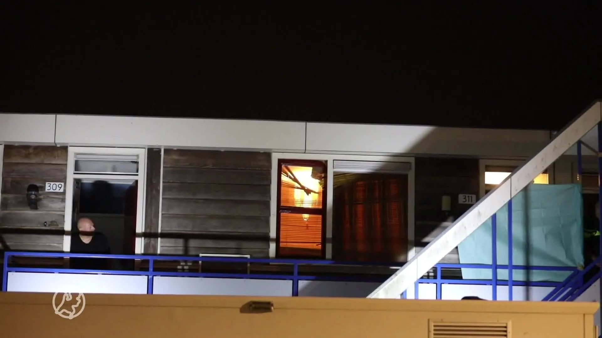 Overleden vrouw gevonden in woning Huizen, Amsterdammer meldt zich bij politie