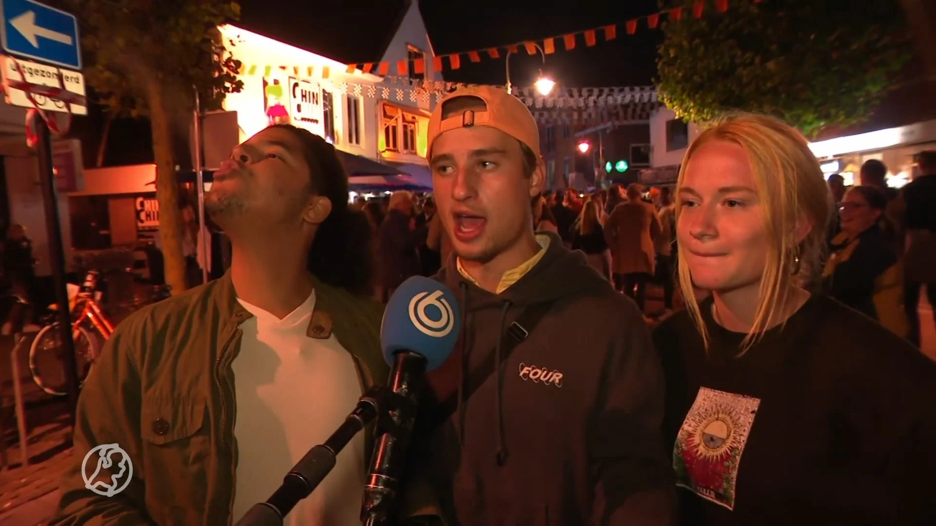 Het bleef vrijdag nog lang 'gezellig' druk in Zandvoort