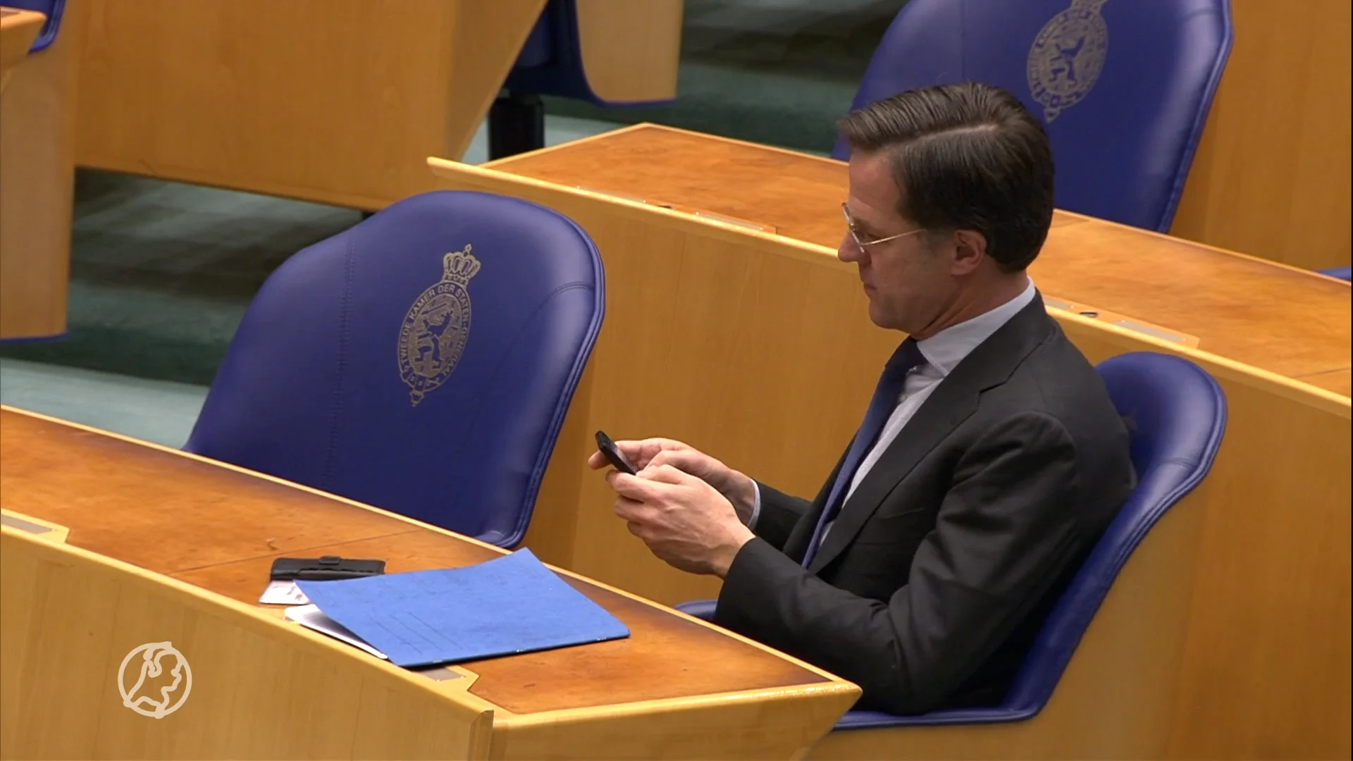 Tweede Kamer voelt Rutte aan de tand om gewiste sms'jes