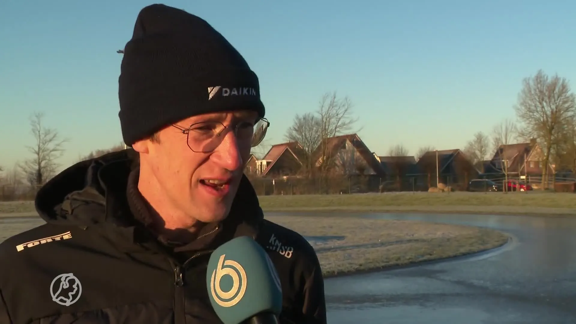 Eerste schaatsmarathon op natuurijs van start in Burgum: 'We zijn er klaar voor'