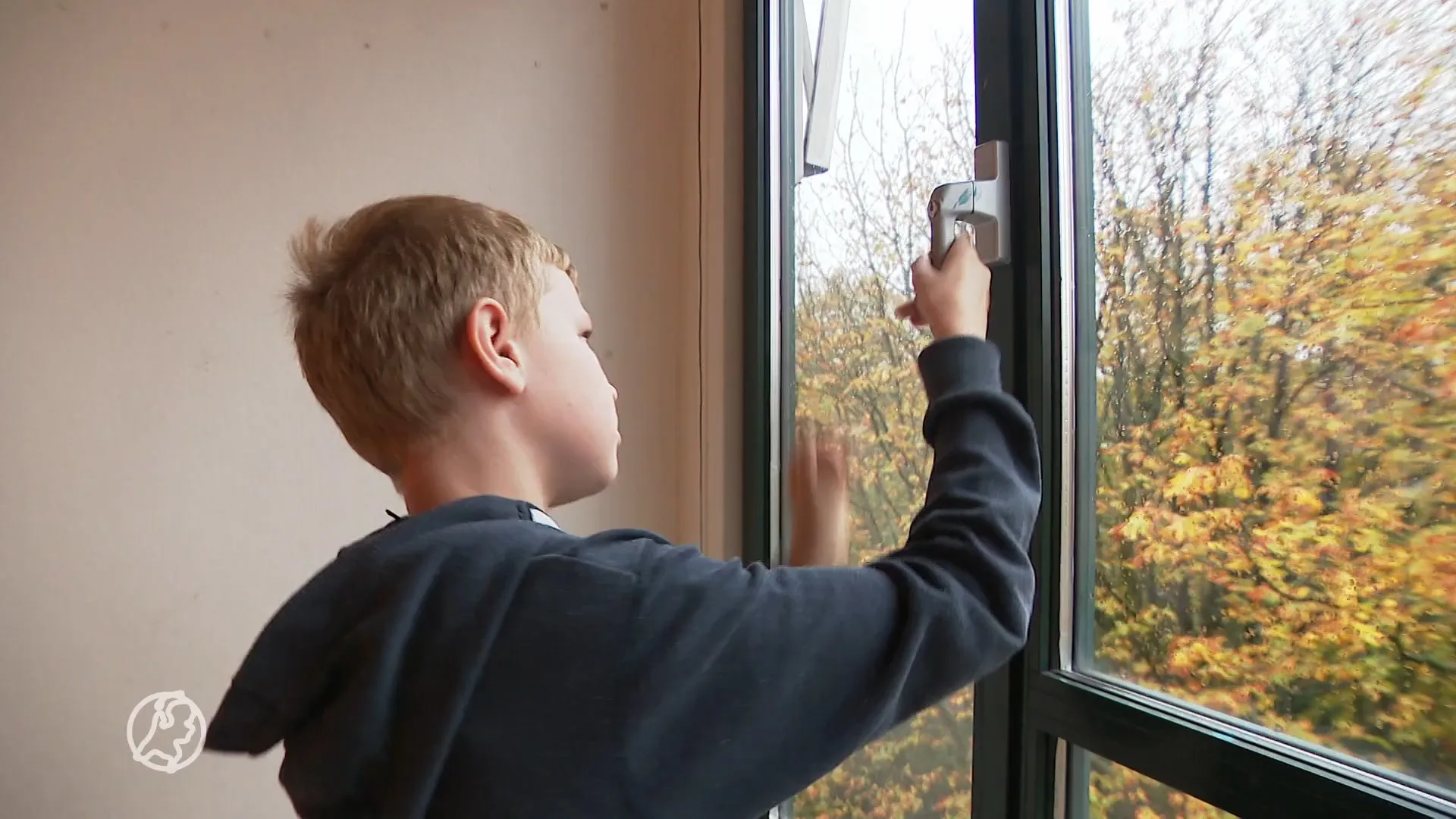 Leerlingen ook dit jaar weer massaal in de kou, scholen worstelen met ventilatieregels