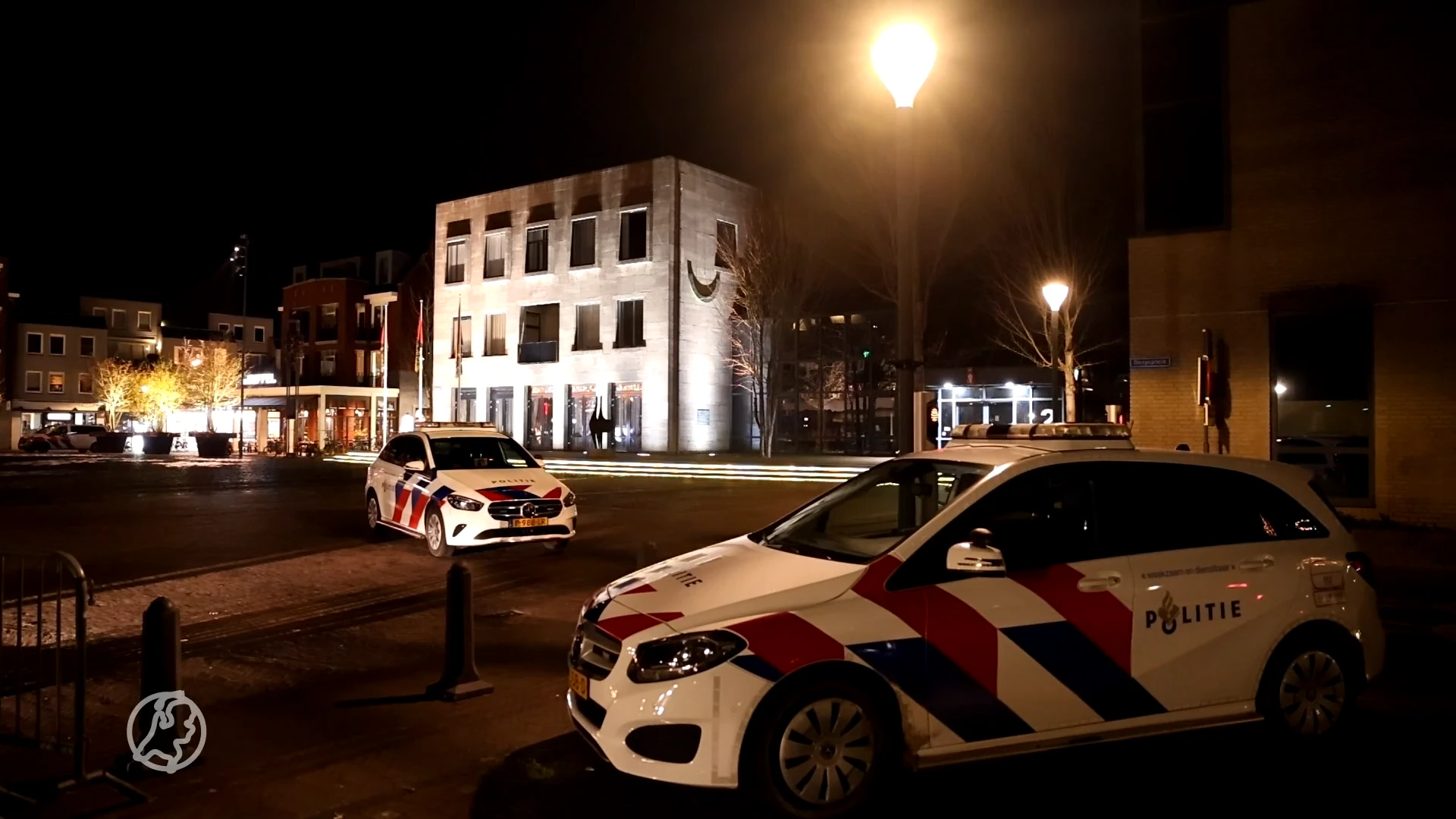 Gasten restaurant in Best overmeesteren overvaller met vuurwapen