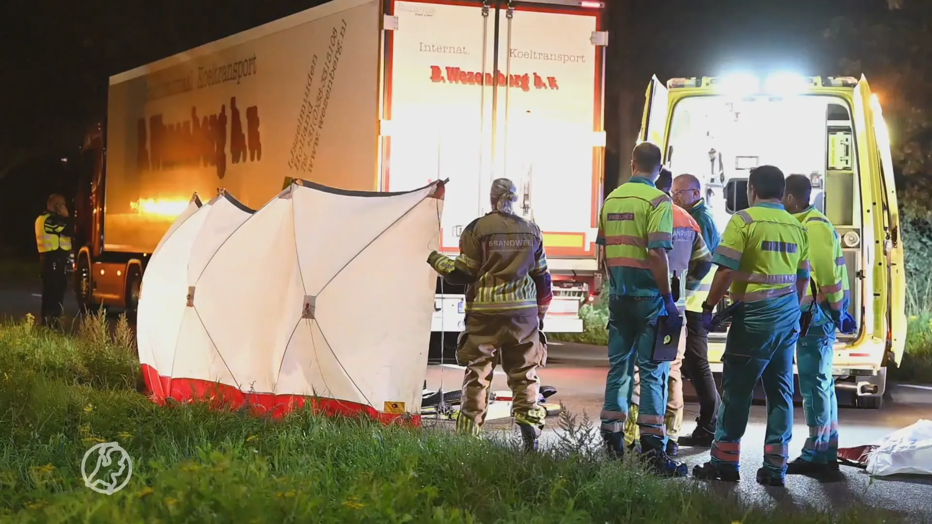 Fietsster overlijdt door botsing met vrachtwagen op autoweg N65