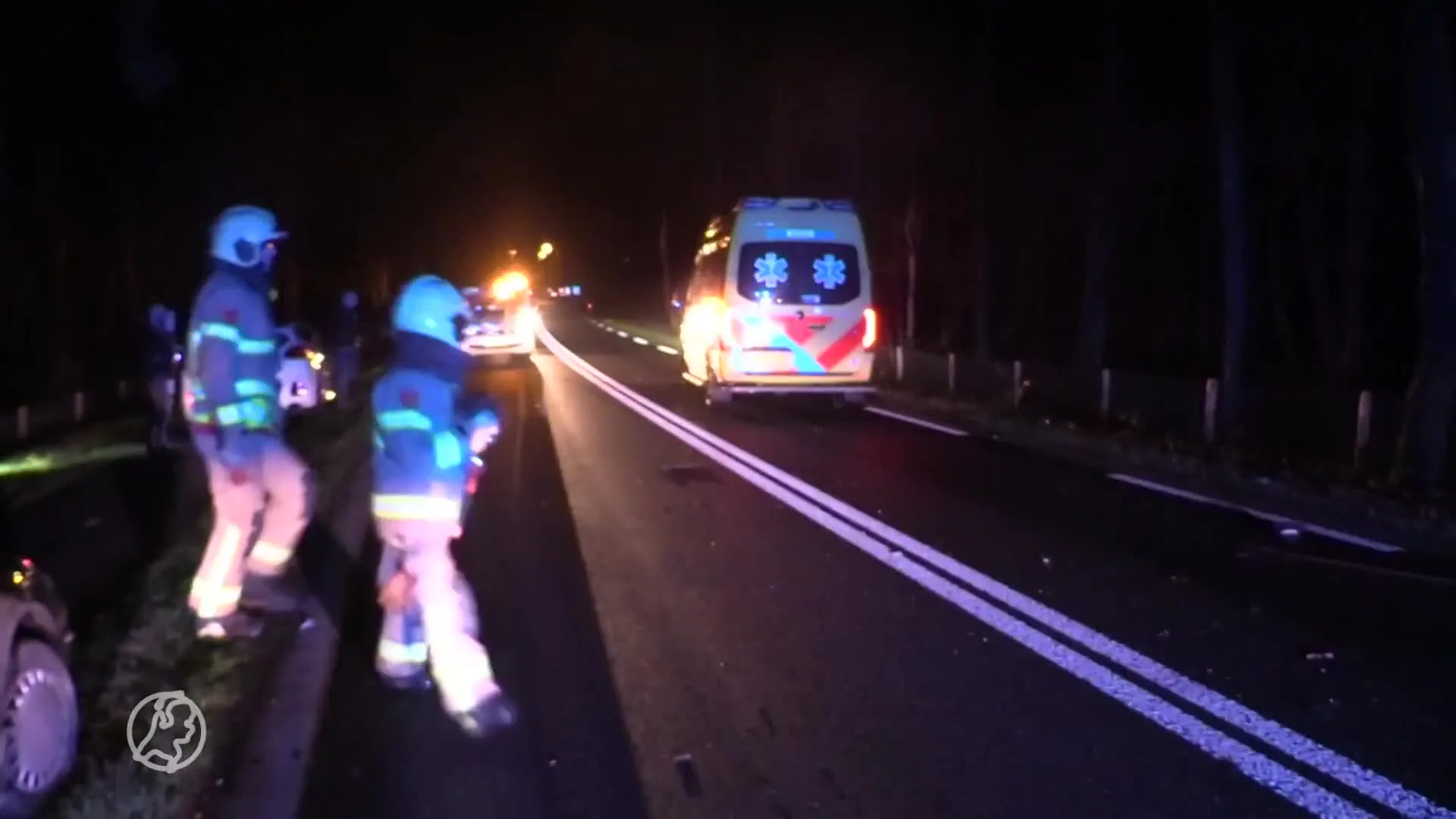 Automobilist raakt zwaargewond na frontale botsing met boom i...