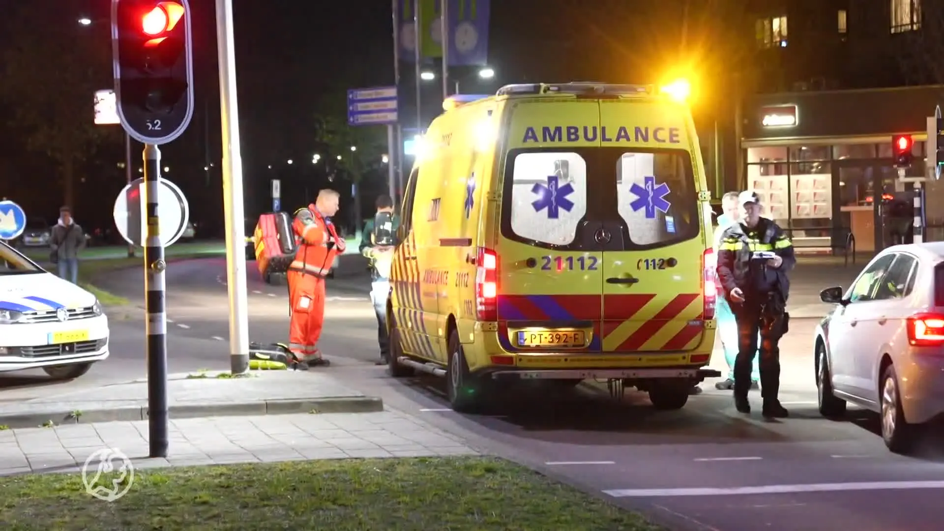Twee gewonden bij ernstig ongeval in Oss: auto gaf flink gas bij oranje licht