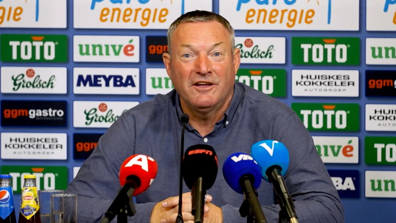 Ron Jans na Twente-Ajax: 'Ik vond de arbitrage uitstekend'