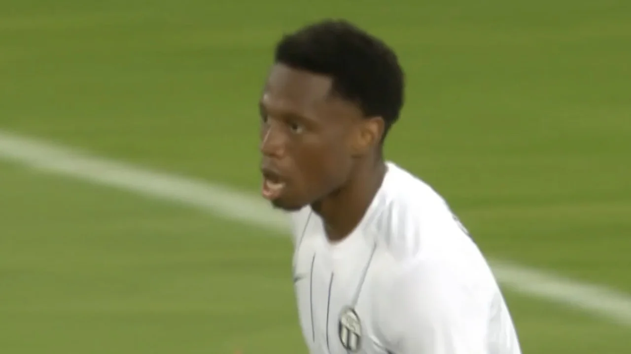 VIDEOGOAL: FC Zürich - PSV 1-5 (Okita)