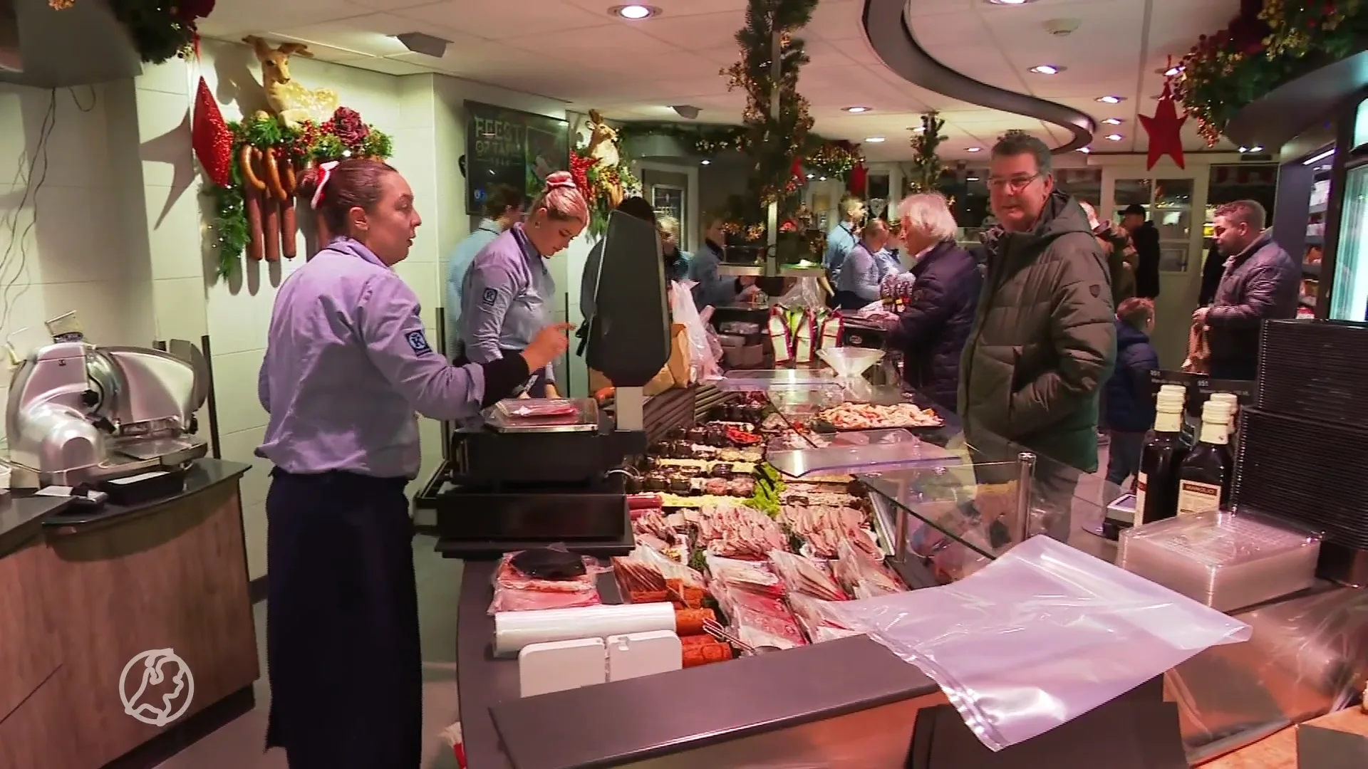 Al vroeg enorme rijen bij slagers: rollades en gourmetschotels niet aan te slepen