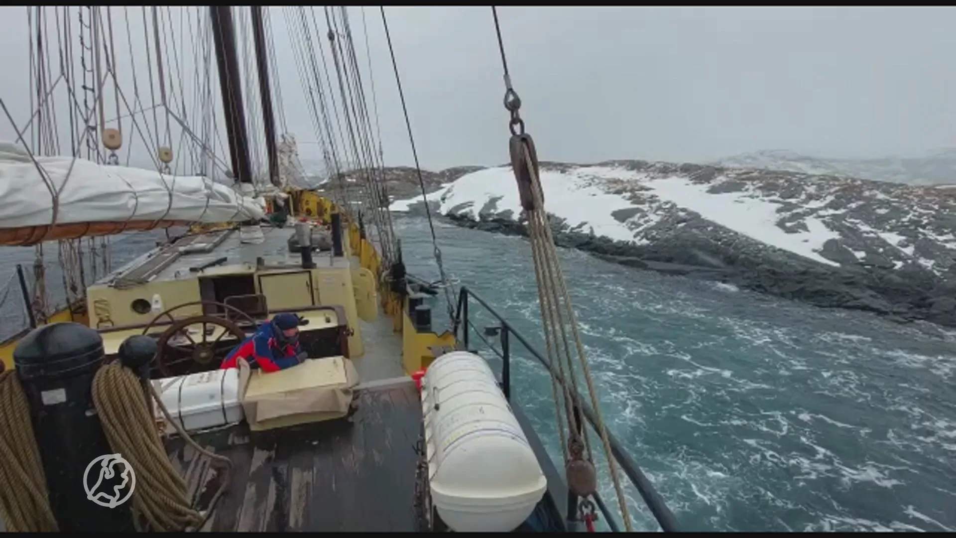 Nederlands zeilschip aan de grond gelopen in Noorwegen
