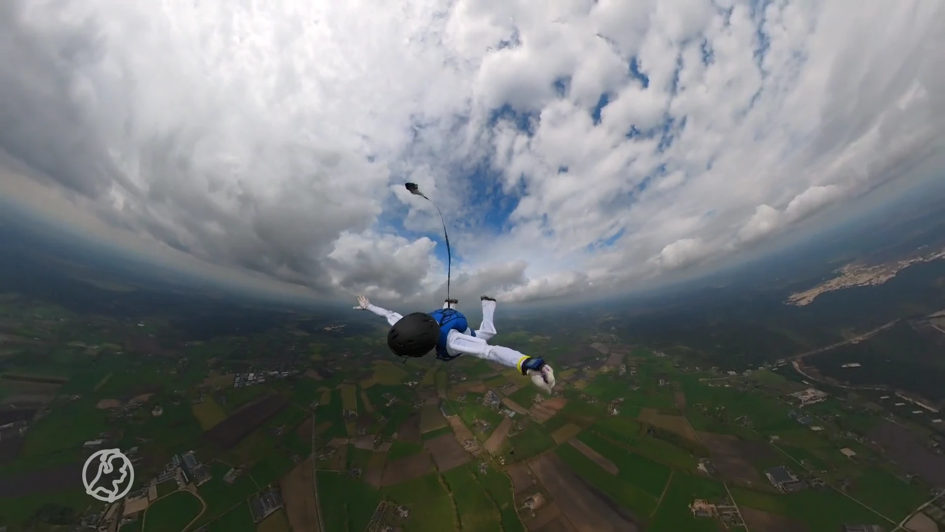 Parachutespringen voor het goede doel