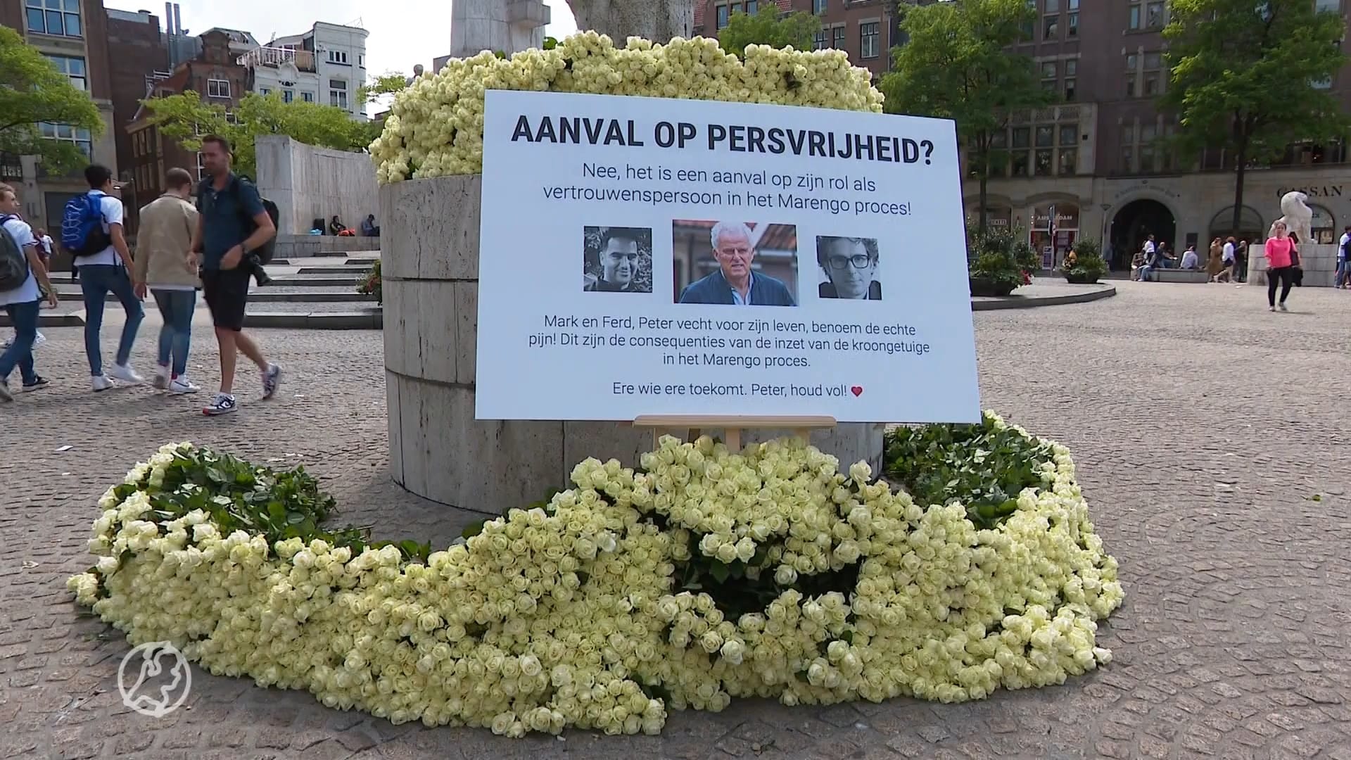 Duizenden witte rozen op de Dam voor Peter R. de Vries