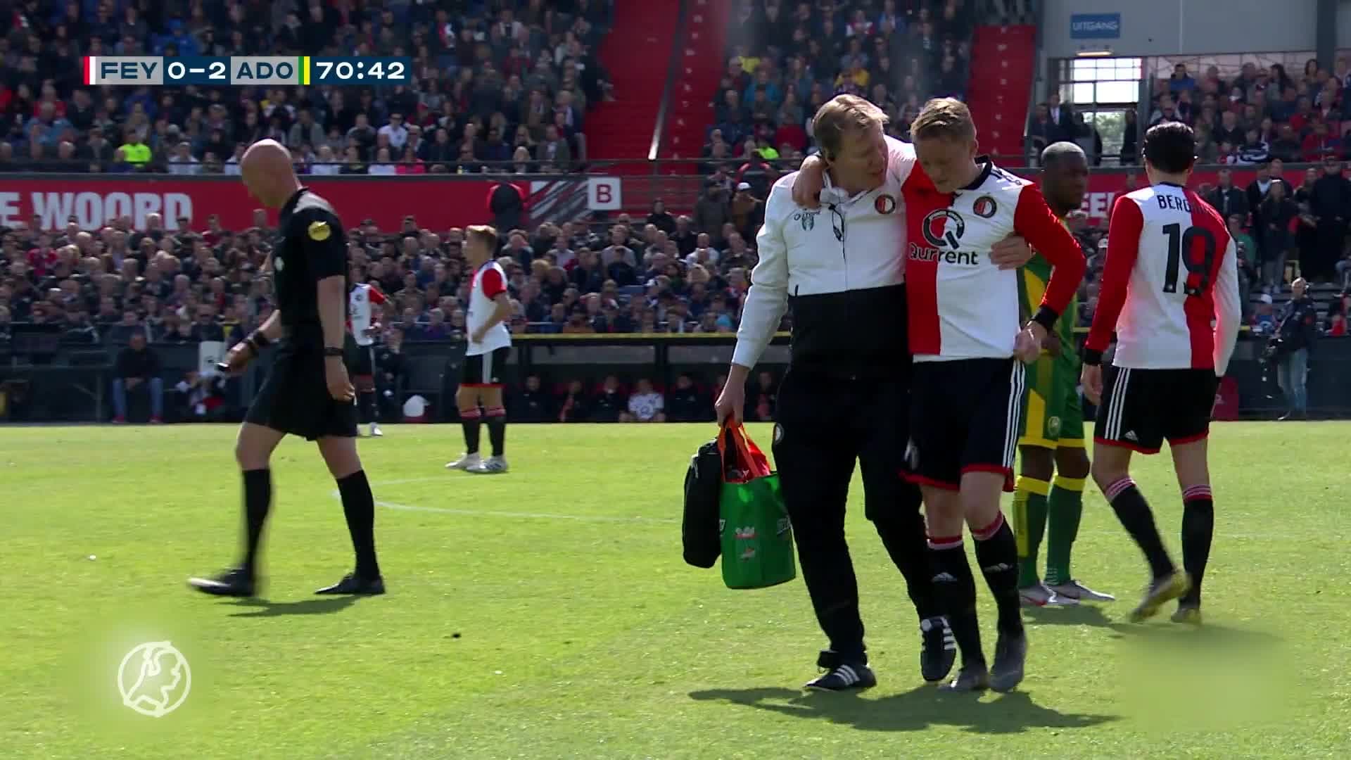 Voetballers in actie voor ongeneeslijk zieke oud-verzorger Fe...