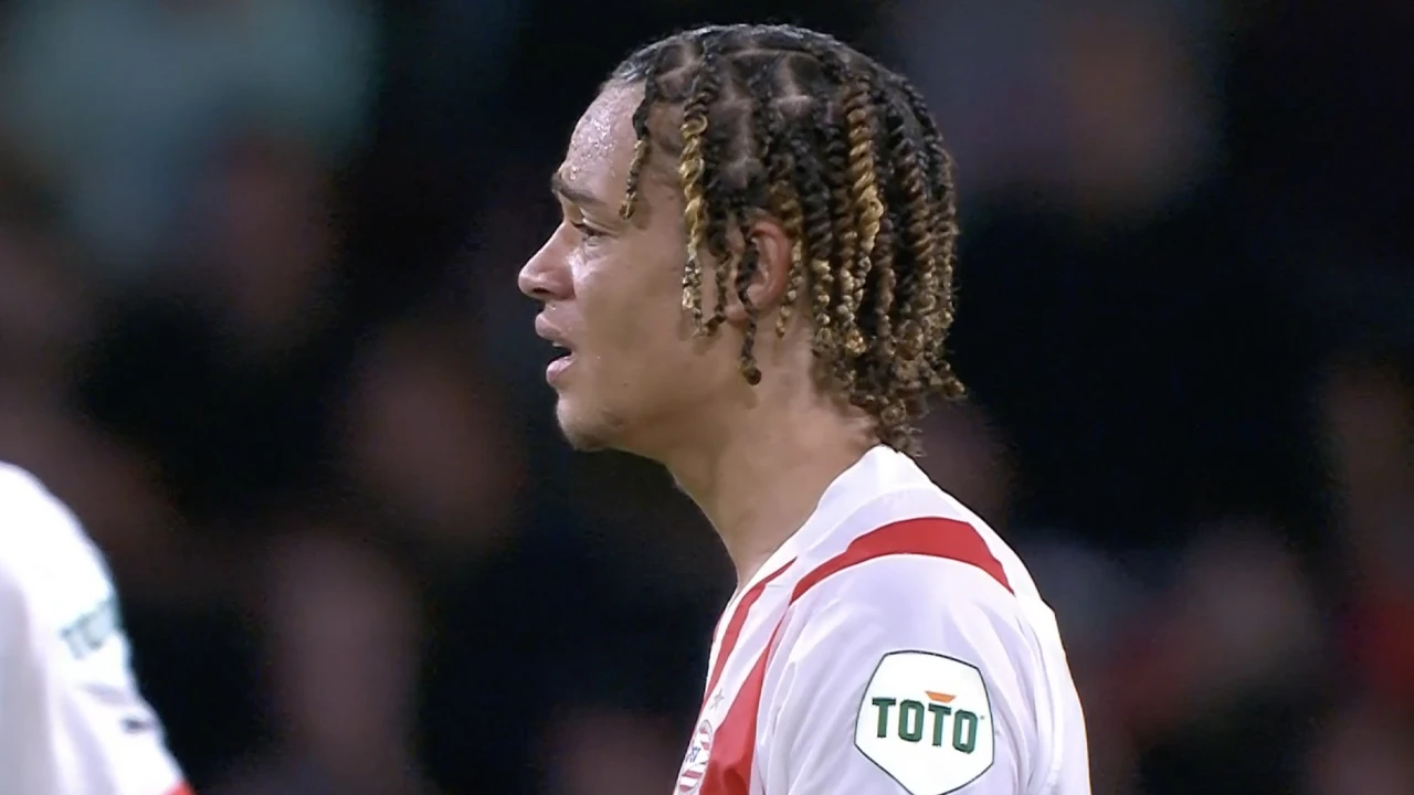 KANS: Xavi Simons scoort na knappe actie, maar goal wordt afgekeurd vanwege buitenspel