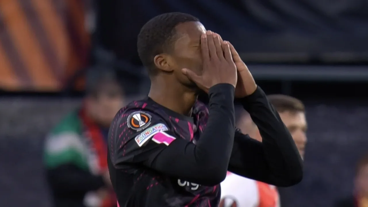 KANS: Wijnaldum schiet rakelings naast