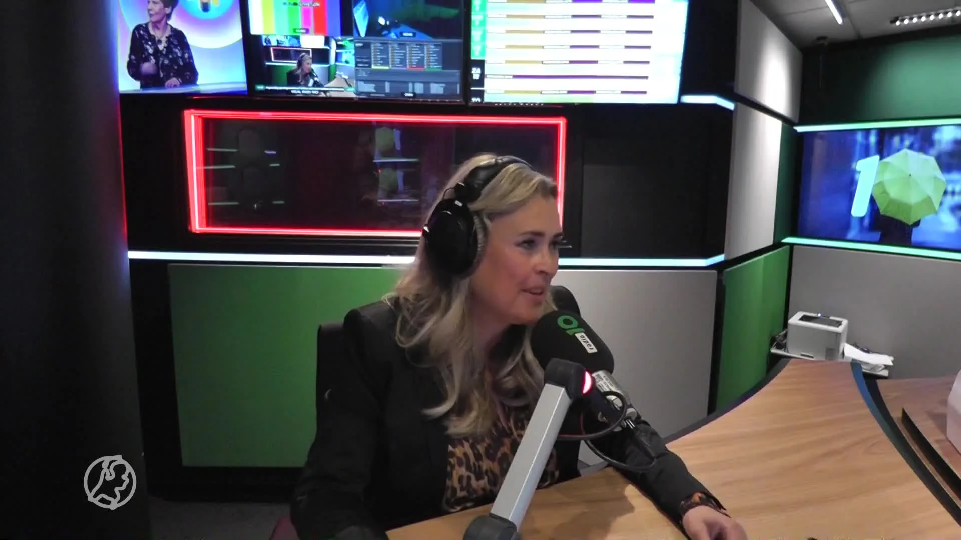 Gerard Ekdom presenteert radioshow samen met zijn vrouw om Internationale Vrouwendag