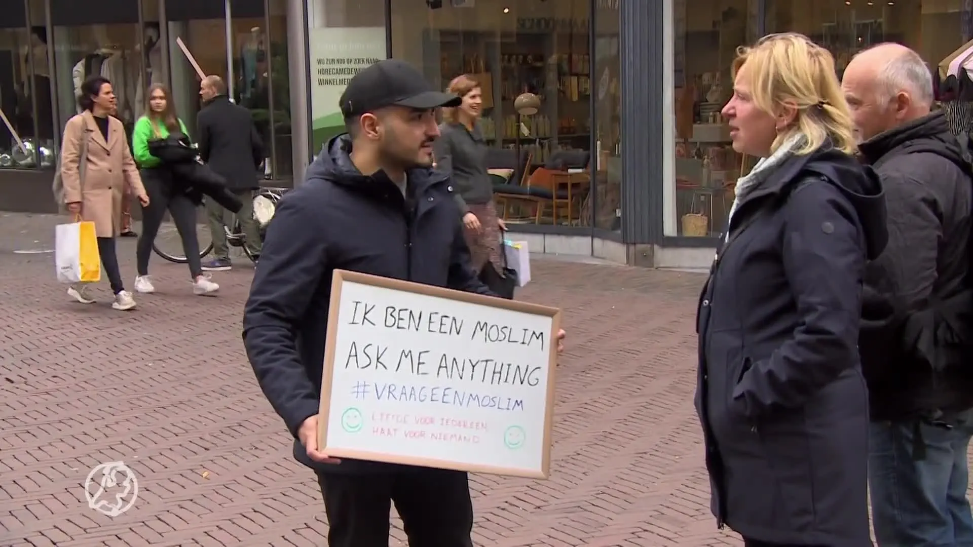 In gesprek met een moslim in Utrechtse binnenstad: 'Niet iedereen is een terrorist'