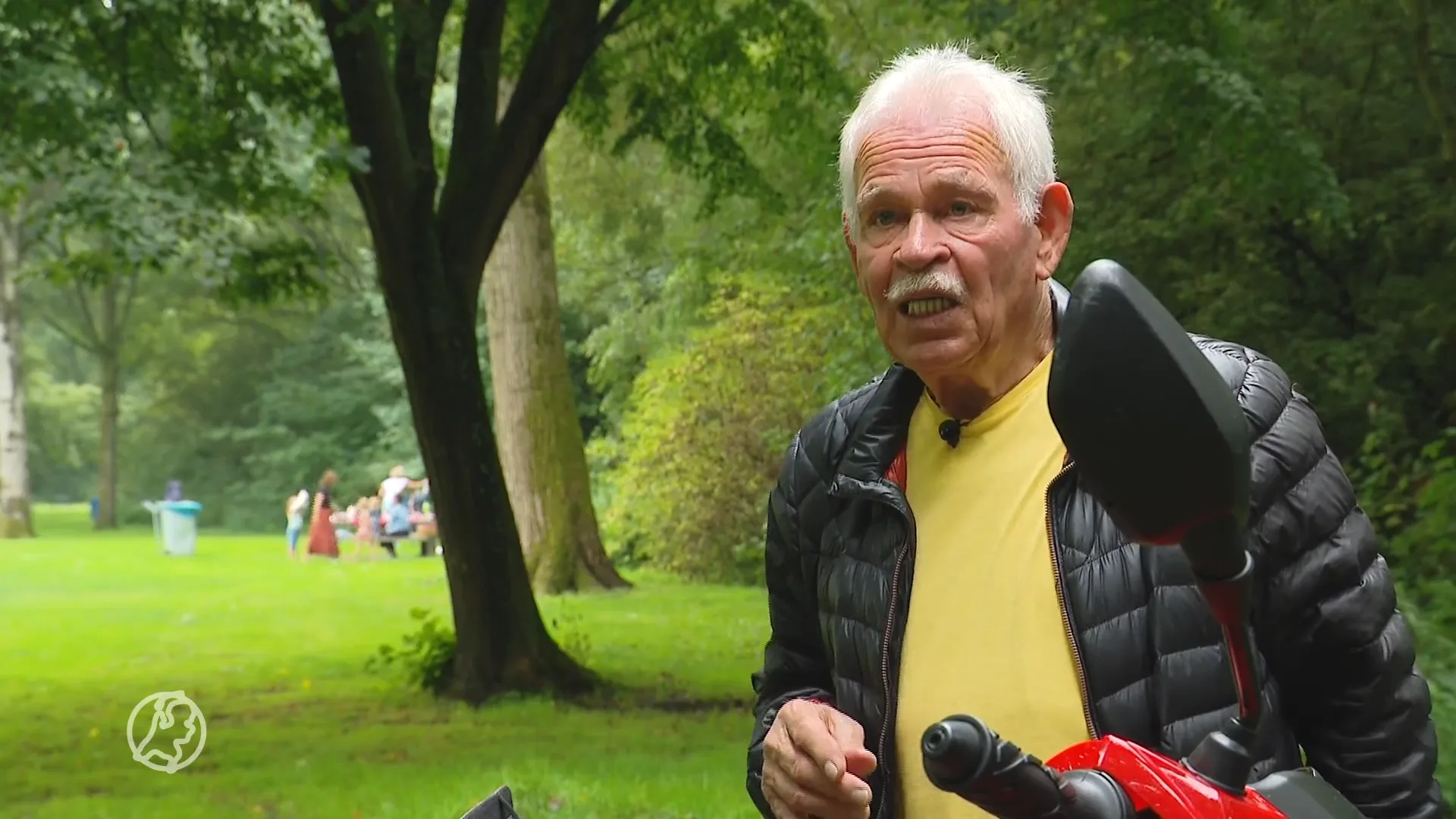 DJ John (80) moet volumeknop naar beneden draaien na klachten over geluidsoverlast