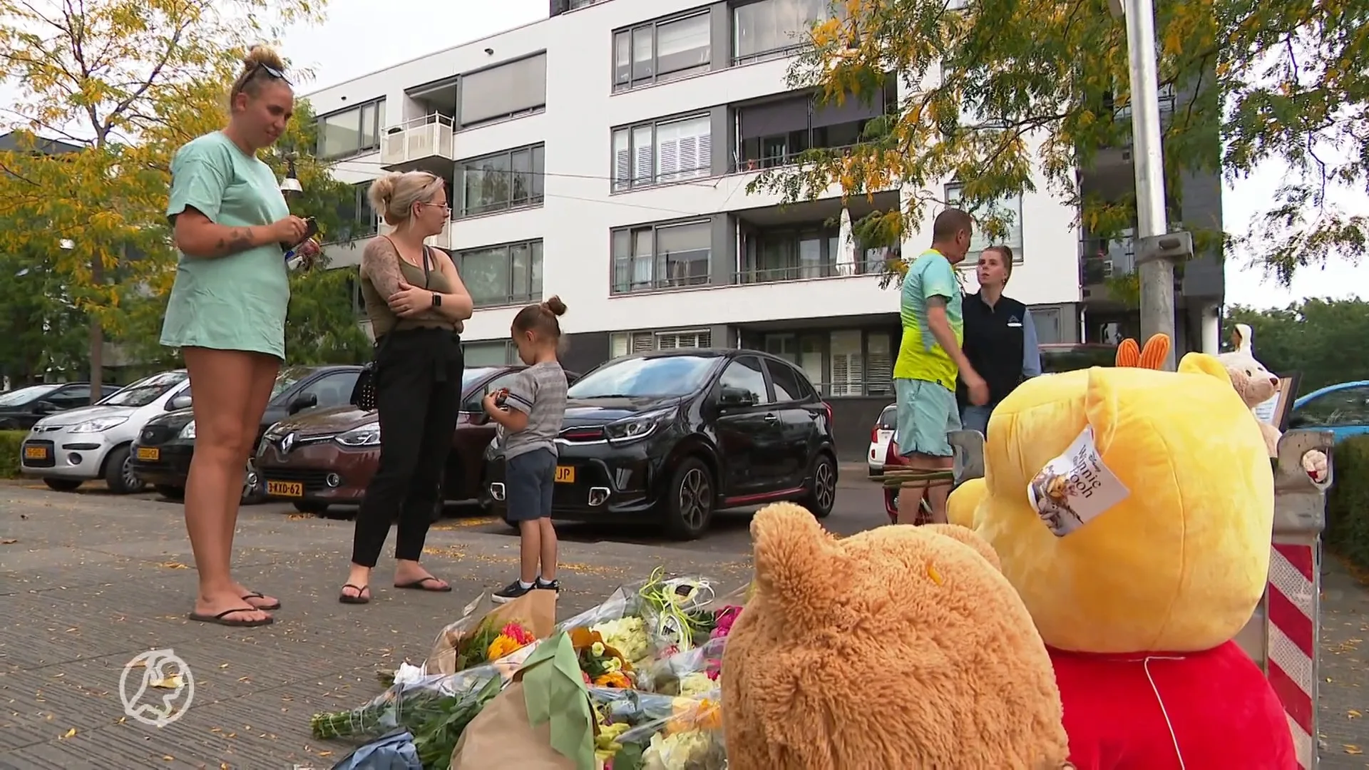 Bloemen en knuffels voor doodgestoken moeder (34) uit Den Bosch