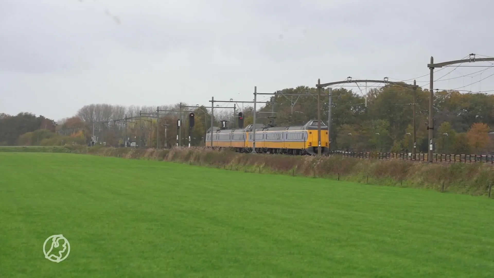 Fietser overleden door aanrijding met trein in Hulten