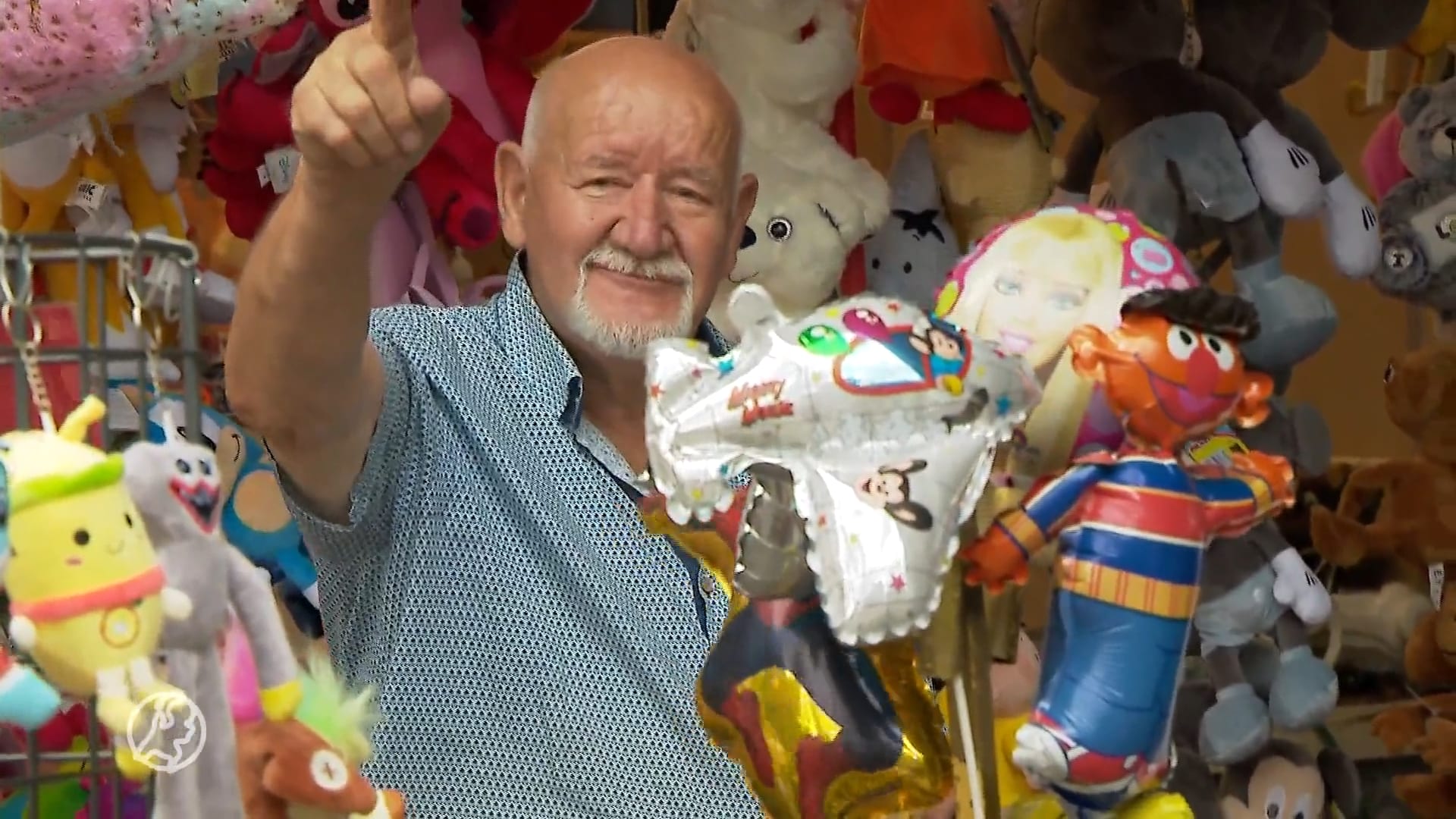 Kermisicoon 'Ome Kees' gaat na 60 jaar met pensioen: 'Tijd om uit te scheien'