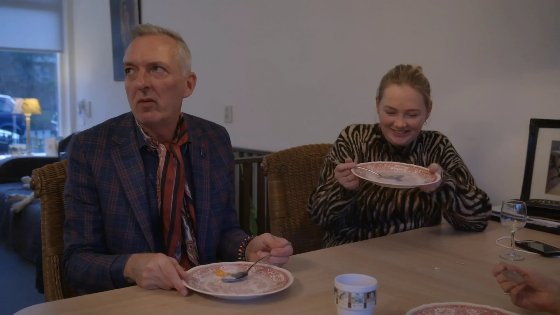 Martien wordt gepest in huis