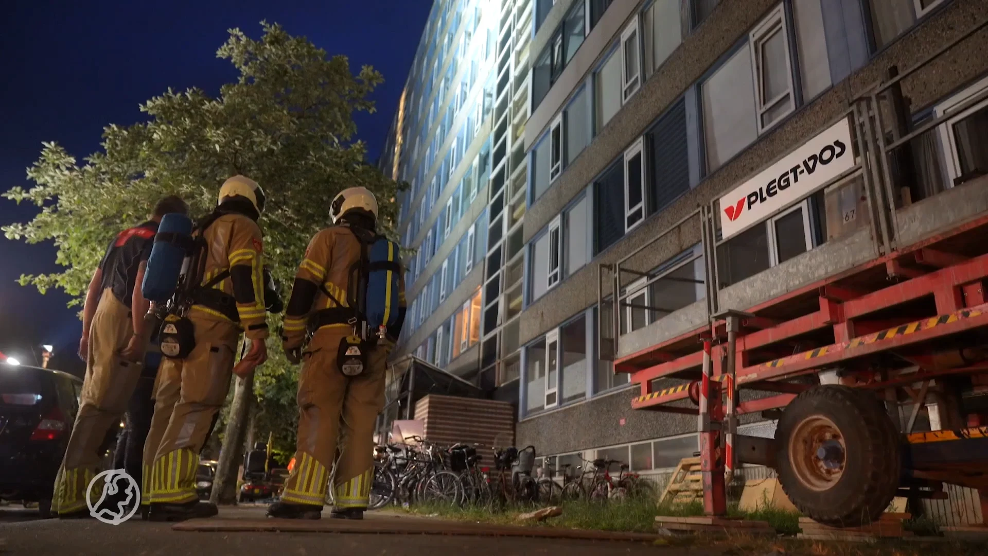Tientallen bewoners op straat na brand bij flat in Utecht
