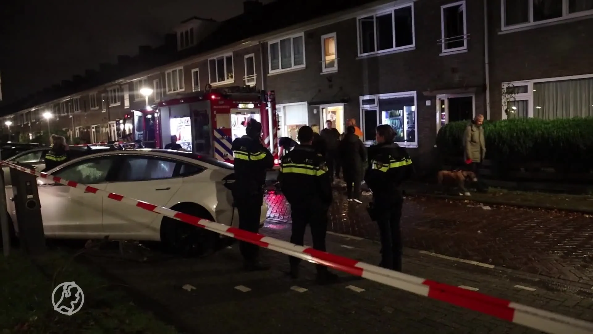 Vrouw neergestoken in Amsterdam-Noord, brand gesticht in woning