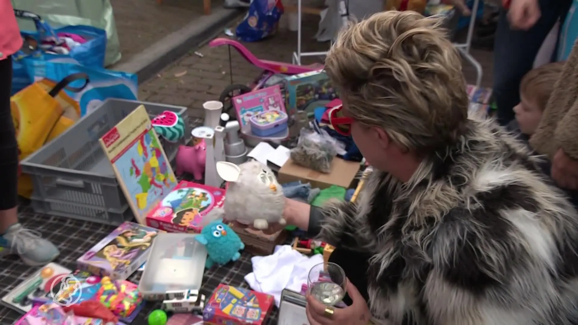 Tips voor op de vrijmarkt: zo verkoop je je prullen én koop je een parel