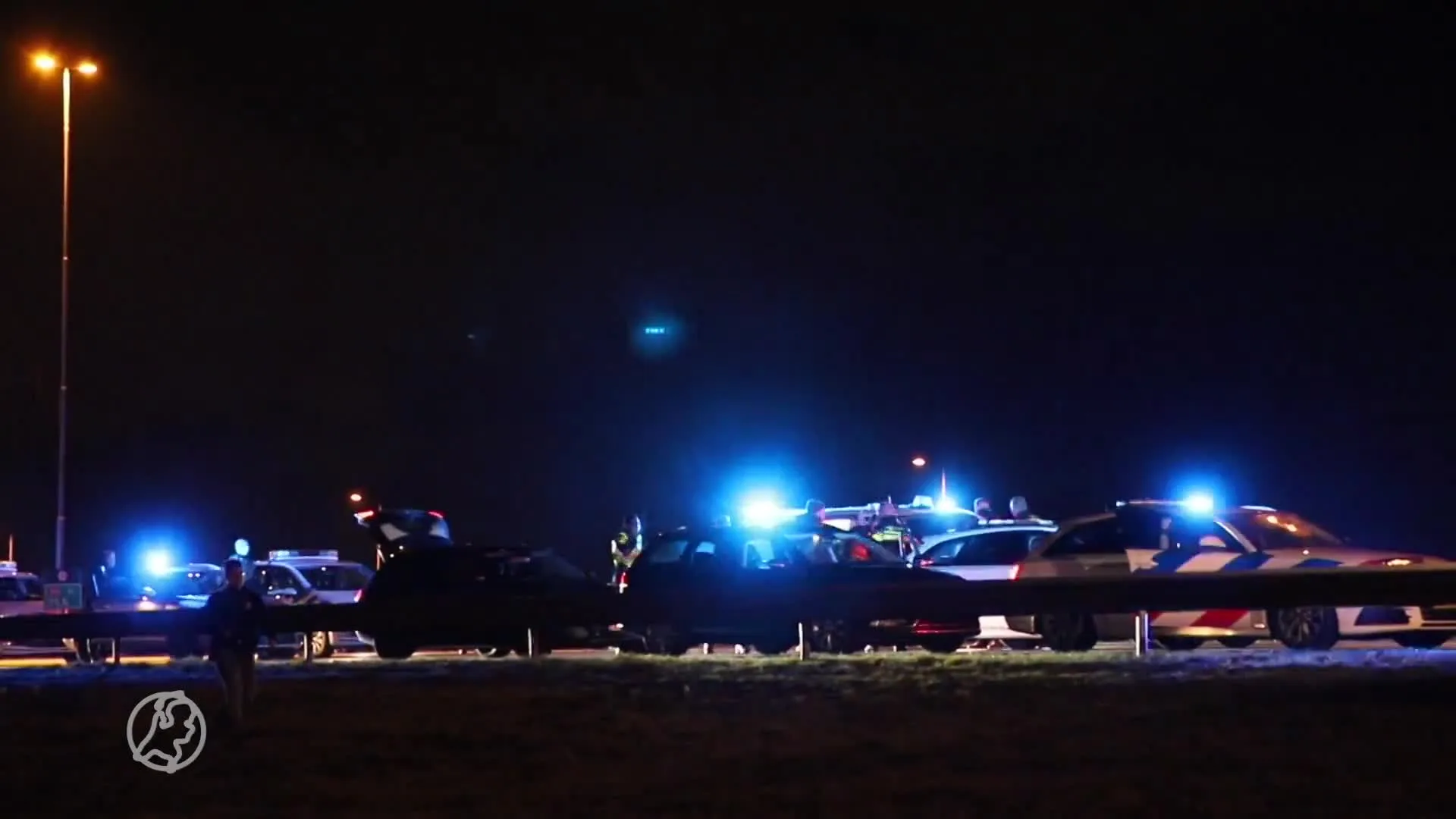 Agenten trekken pistolen bij aanhouding na achtervolging vanu...