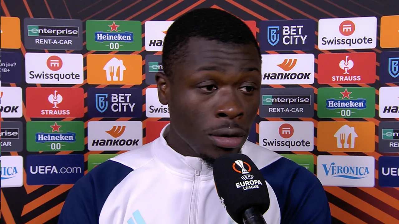 Brobbey zag schot via binnenkant van paal niet erin gaan: 'Ik dacht: shit...'