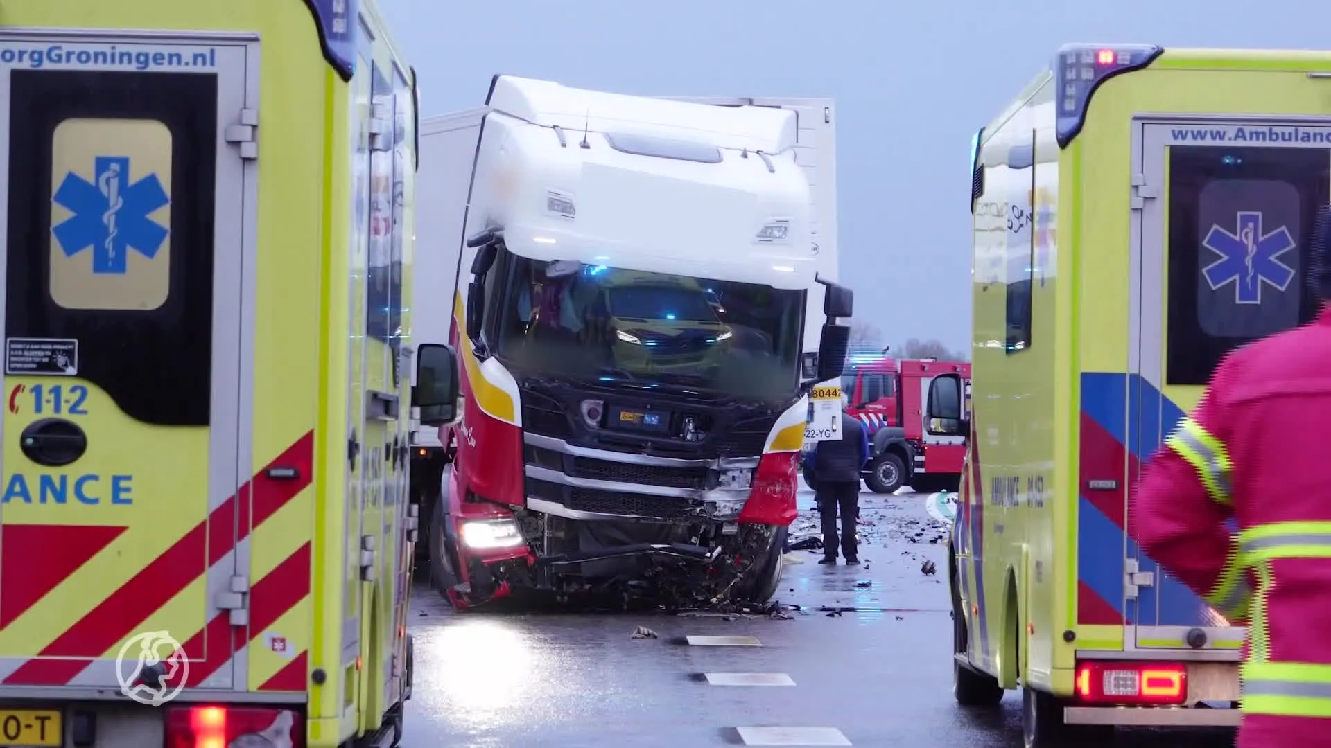 Automobilist (47) overleden na frontale botsing met vrachtauto bij Ter Apel