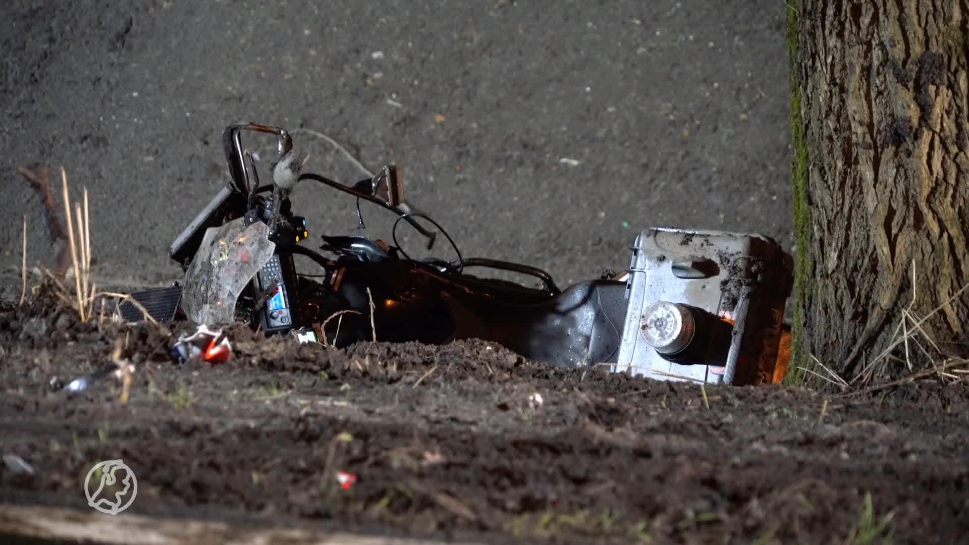 Spookrijder slaat op de vlucht en ramt motoragent tijdens wilde achtervolging op A7